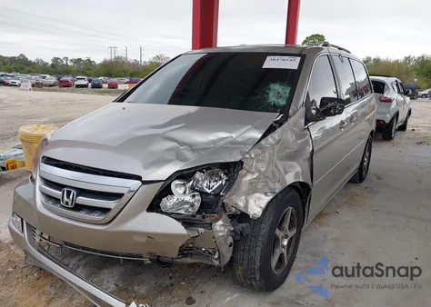 2005 Honda Odyssey Touring z USA, uszkodzony, nr VIN 5FNRL38855B045180